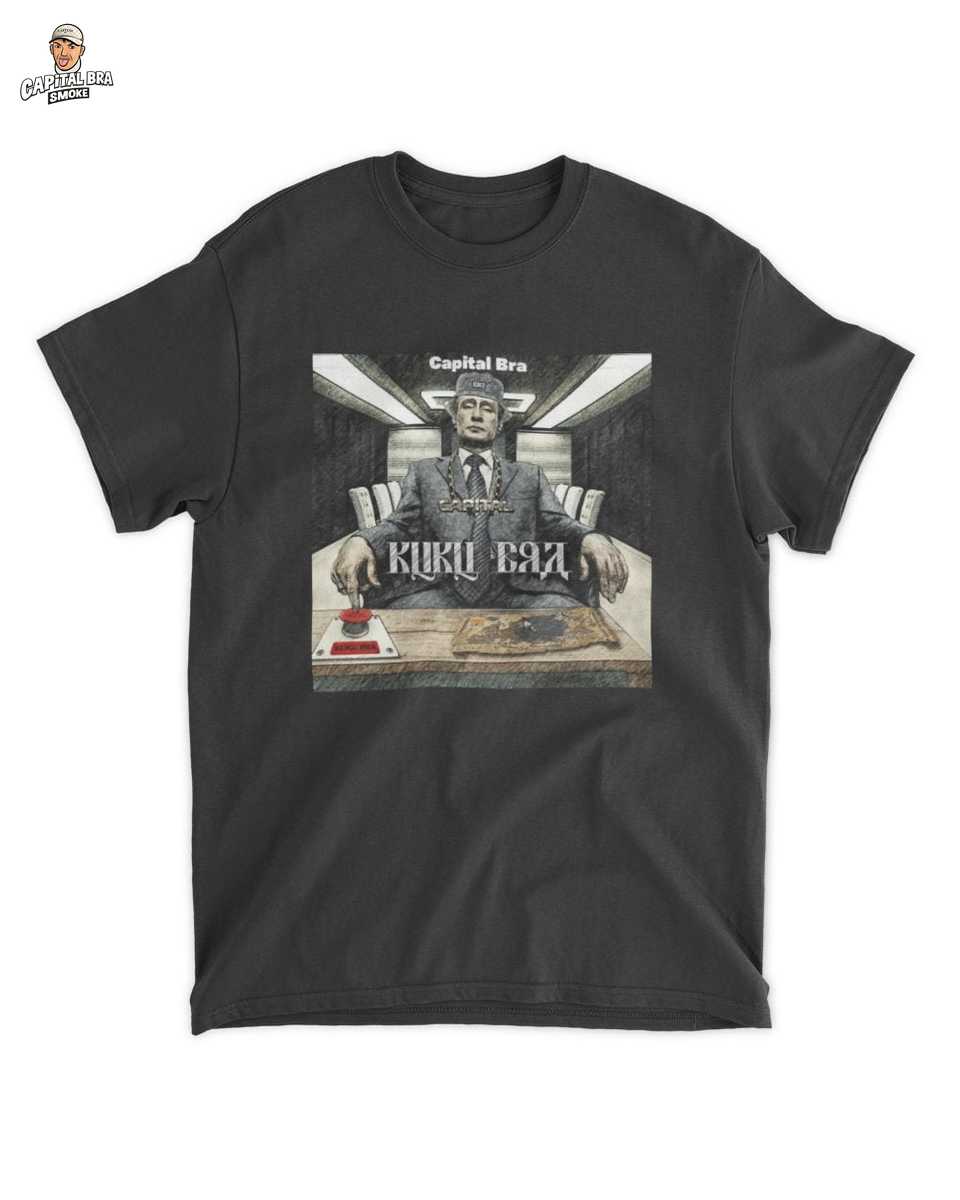 Capital Bra Kuku Era Album Cover Parodie T-Shirt – Urbaner Boss Stil Merch 1 Capital Bra Kuku Era Album Cover Parodie T-Shirt – Urbaner Boss Stil – Capital Bra Merch T-Shirt